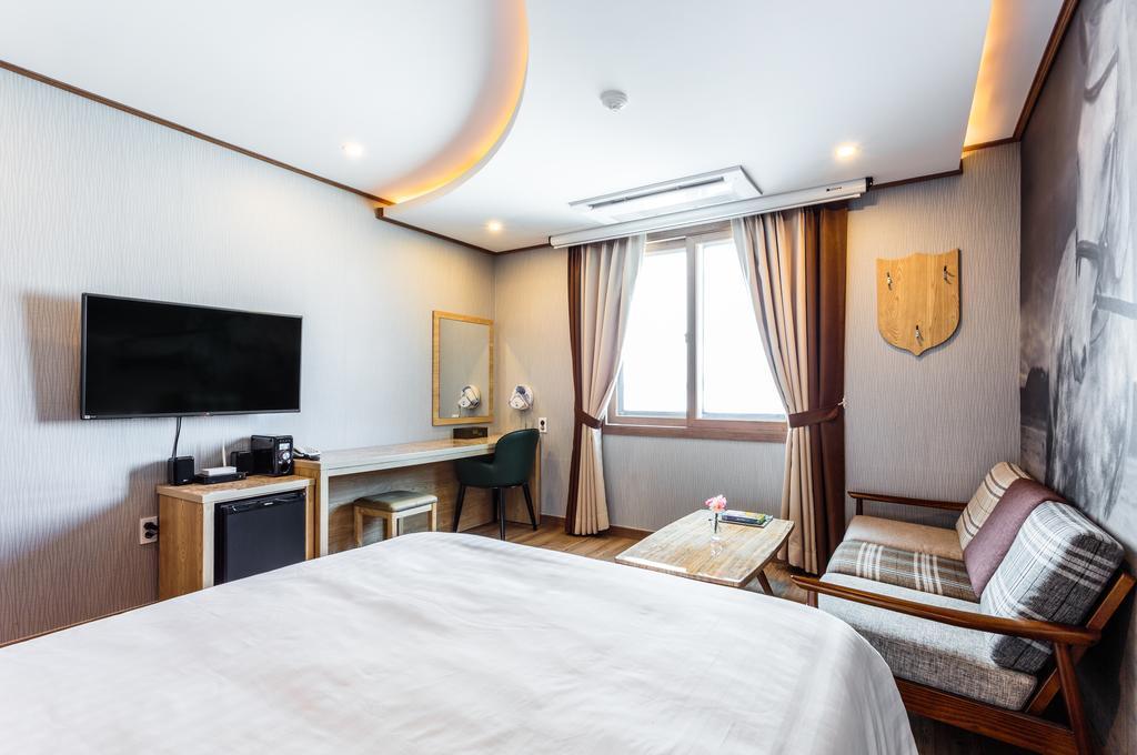 Rex Hotel Согвипхо Экстерьер фото